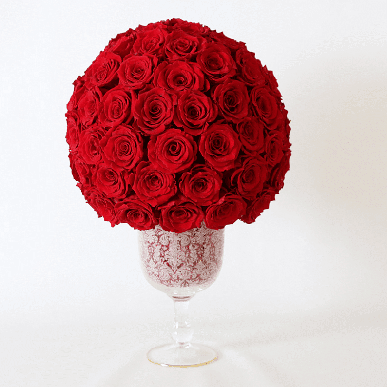 long lasting rose amor orses in a crystal vase