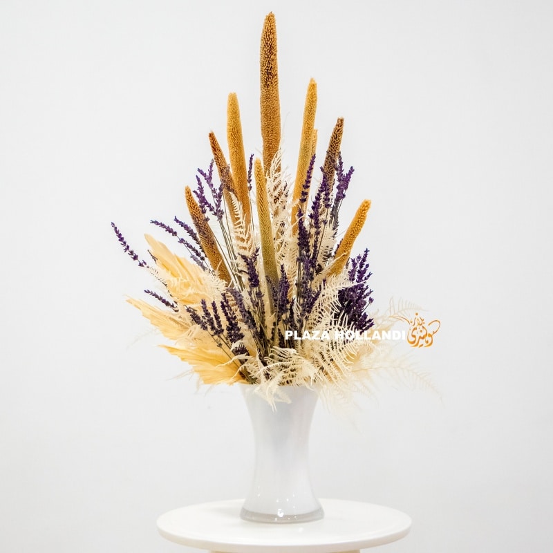 Dried flowers, white vase