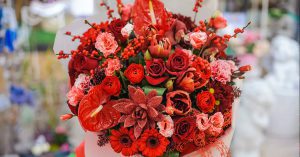 Red flower Christmas bouquet