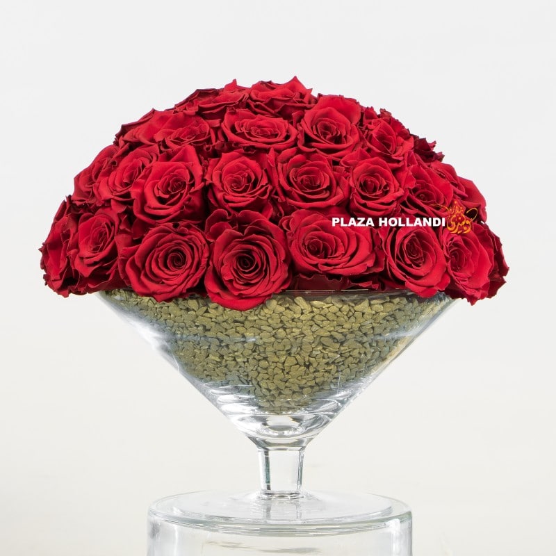 Long lasting red roses with gold stones