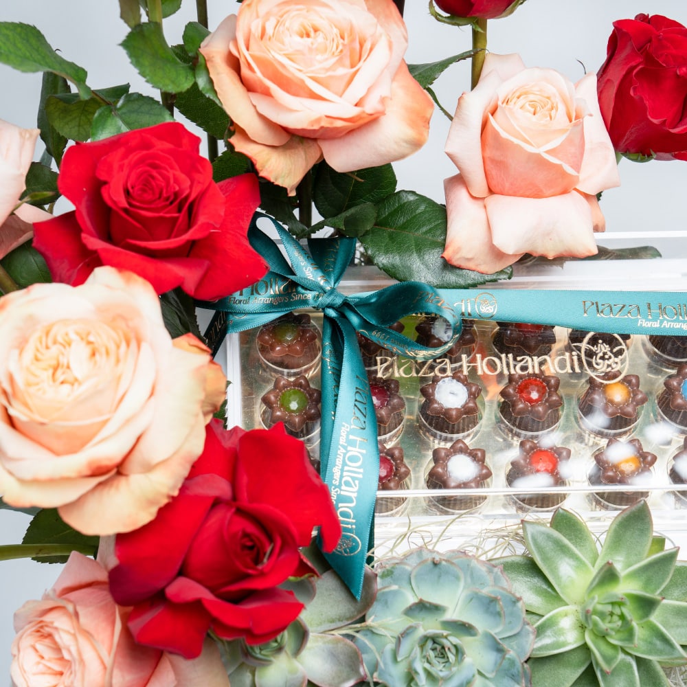 A15.1 Red & Peach Roses with Echeveria (H 58 cm) and Chocolate