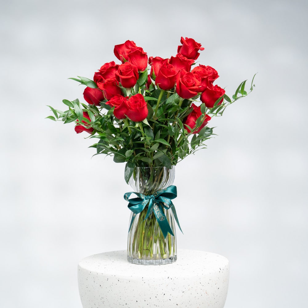 A17 Luxurious Red Roses & Italian Ruscus in Glass Vase (H 45 cm)