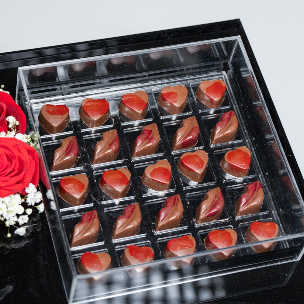 A42.2 Valentine's Acrylic Box with Heart Red Roses & Chocolates