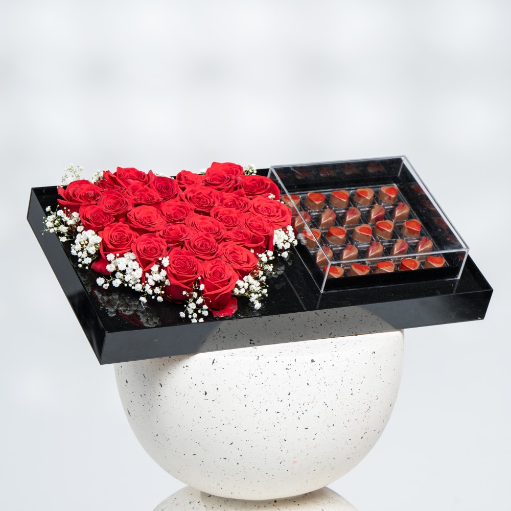 A42 Valentine's Acrylic Box with Heart Red Roses & Chocolates