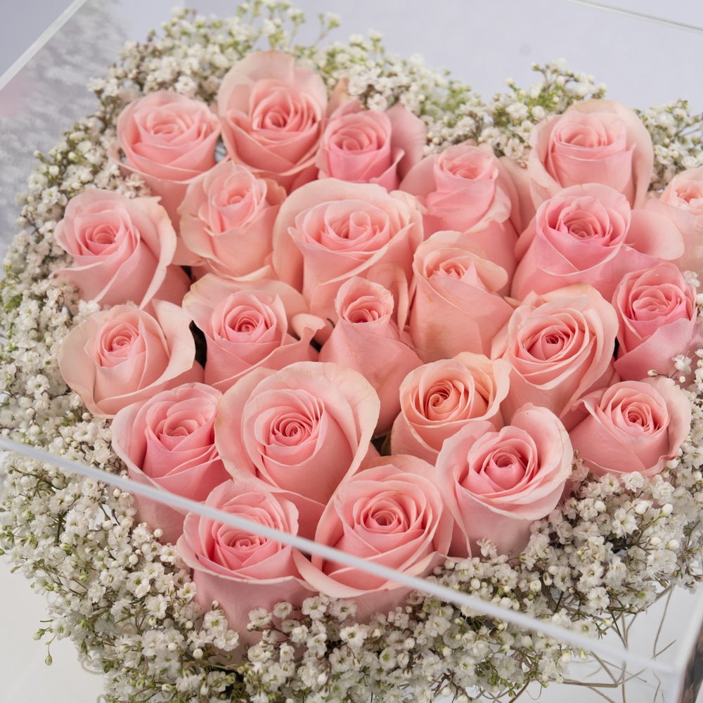 DSC04314 Delicate Love: Gypsophila and Pink Roses in an Acrylic Box with Chocolate