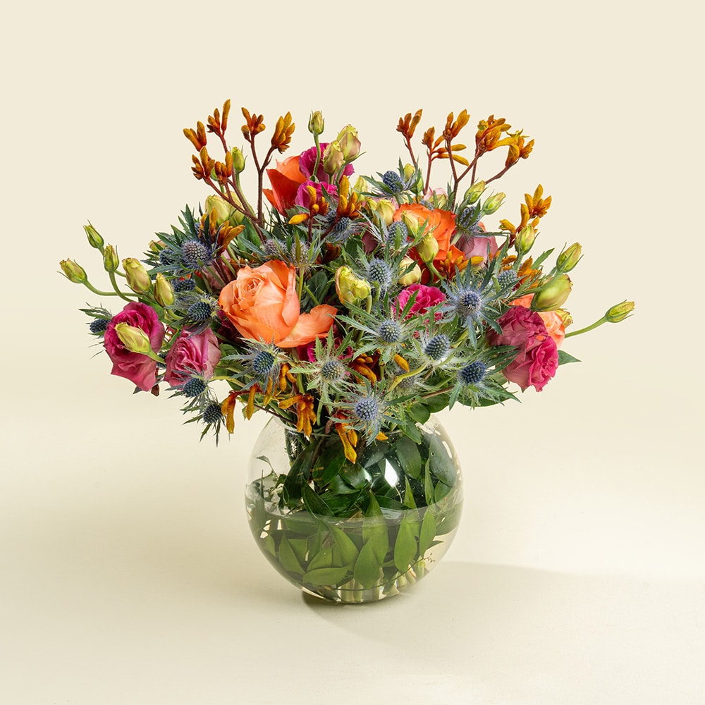 1 Floral beauty Mix with Eryngium and Roses