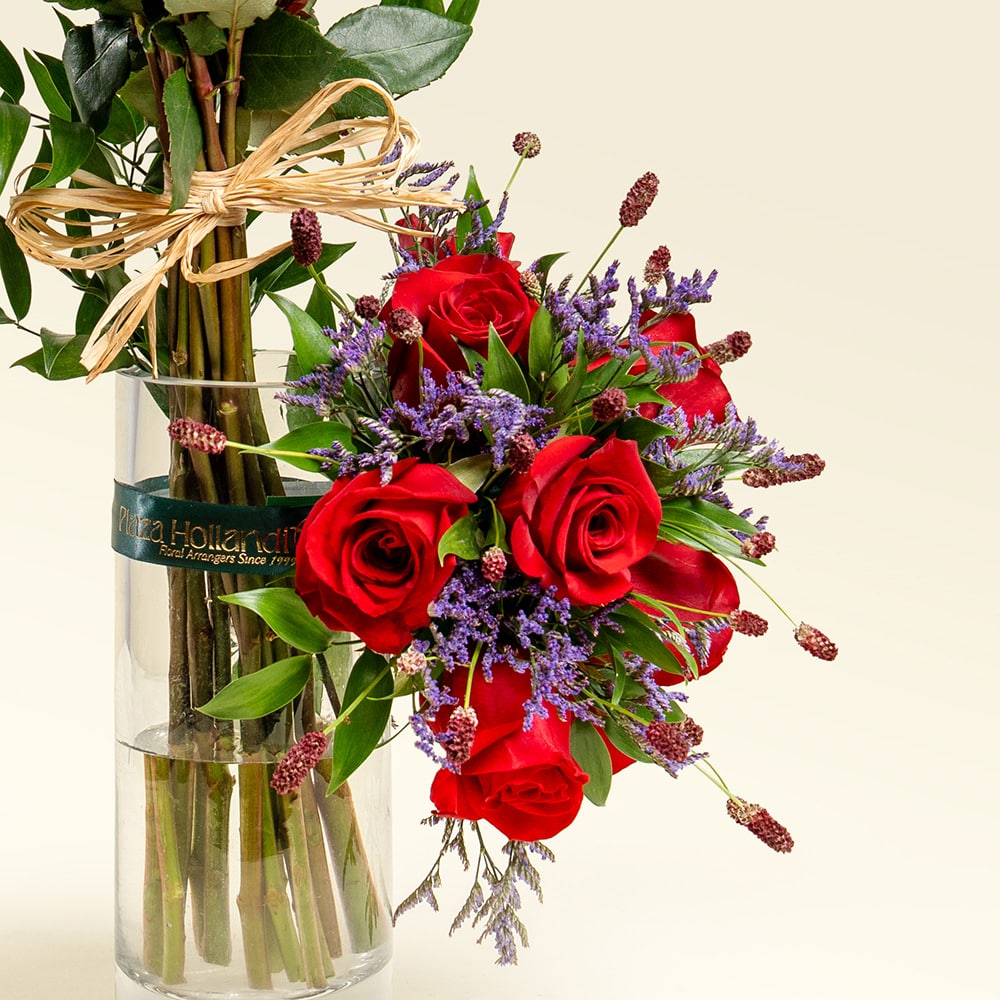 7.3 Rose & Italian Ruscus Elegant Bouquet