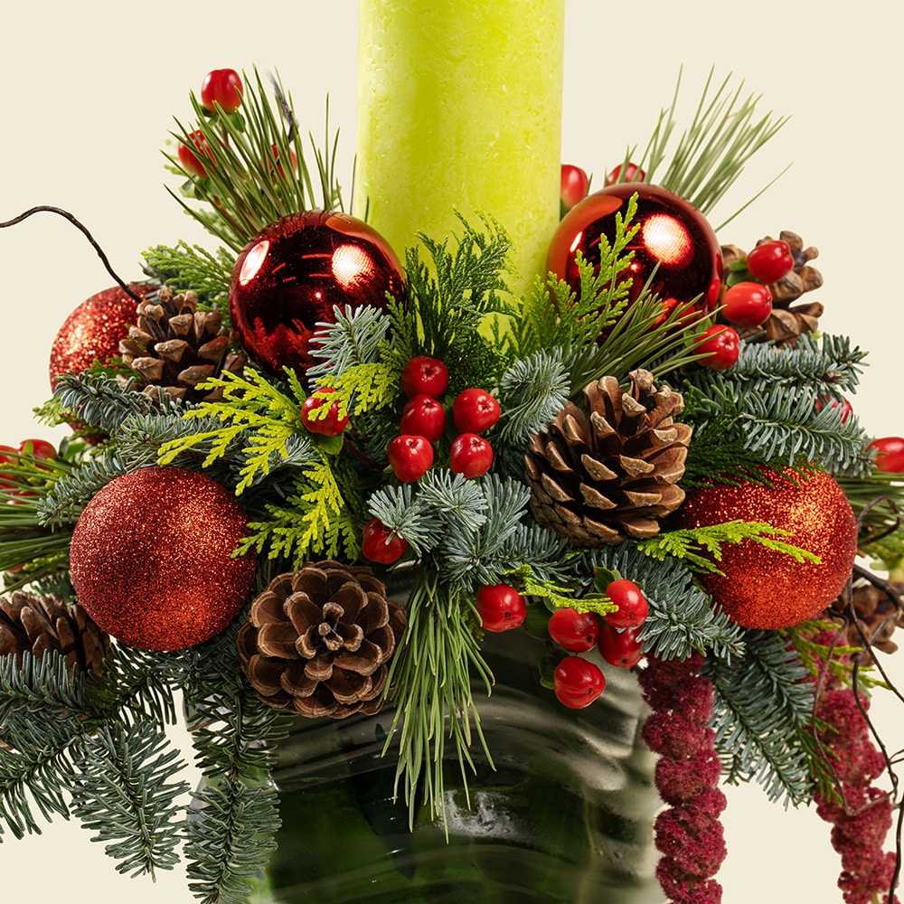 2.2 Christmas Candle Centerpiece in Glass Vase